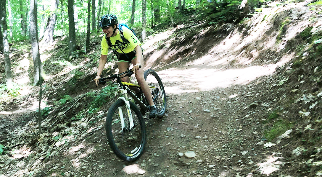 fat tire biker ripping the Duluth Traverse Trail